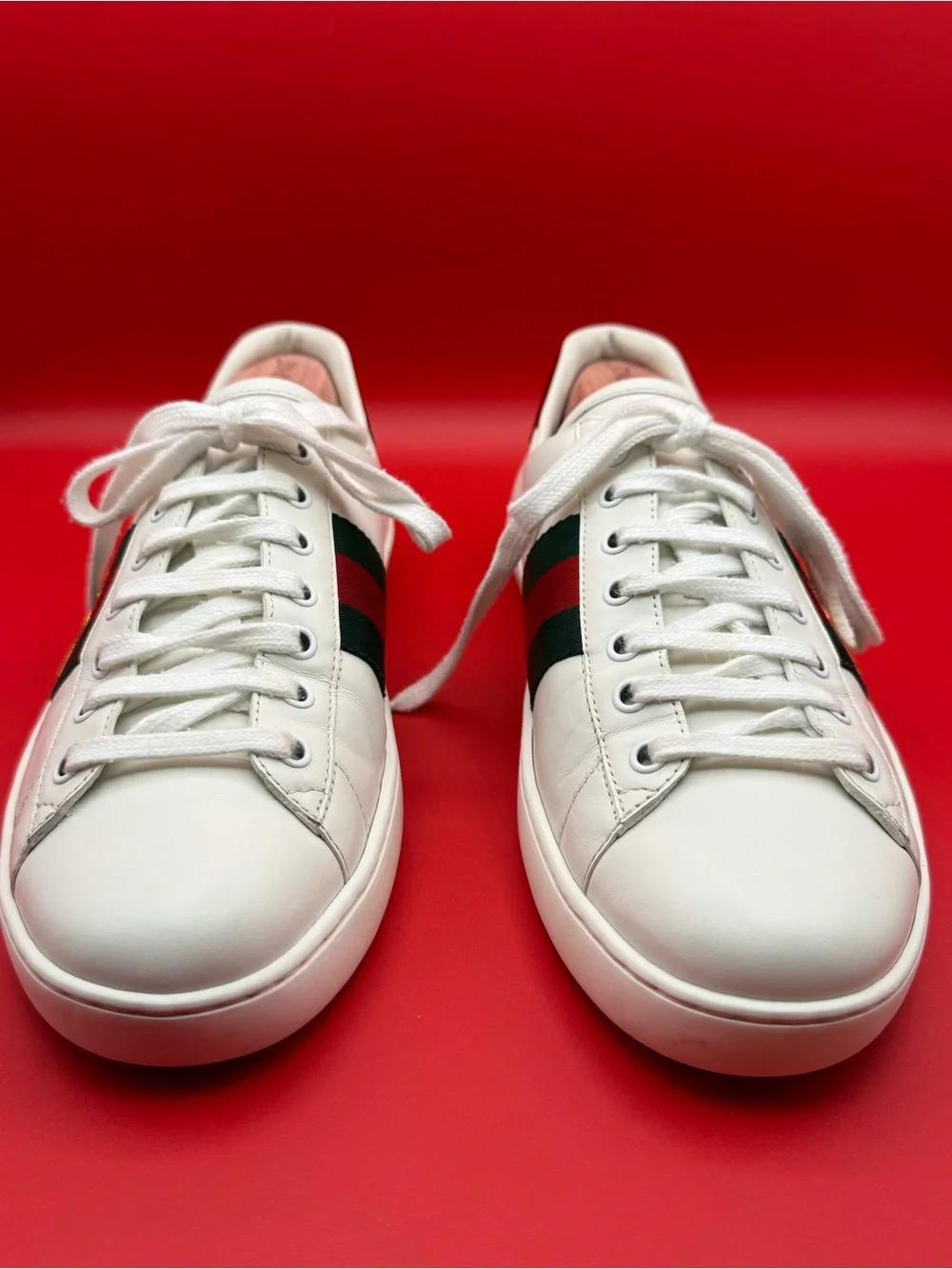 Gucci Ace Bee Embroidered Leather Sneakers Size 9 Includes COA & Accessories